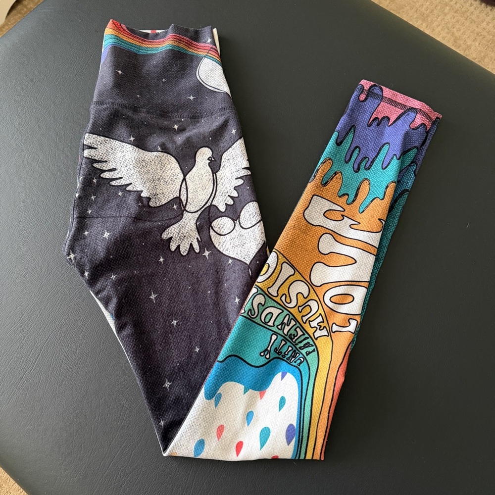 RARE ⭐️ Niyama Sol Leggings Size Small